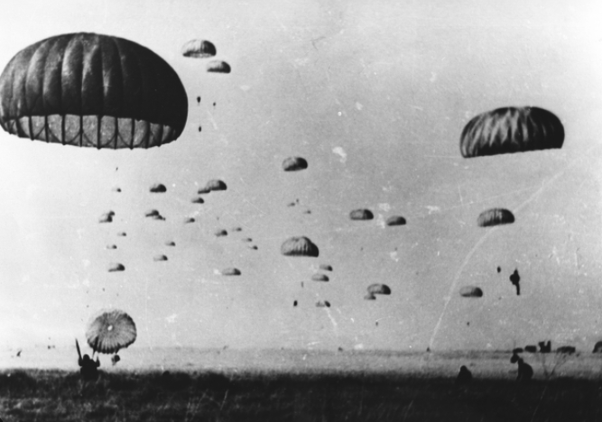 Paracadutisti turchi durante l'operazione Attila, luglio 1974